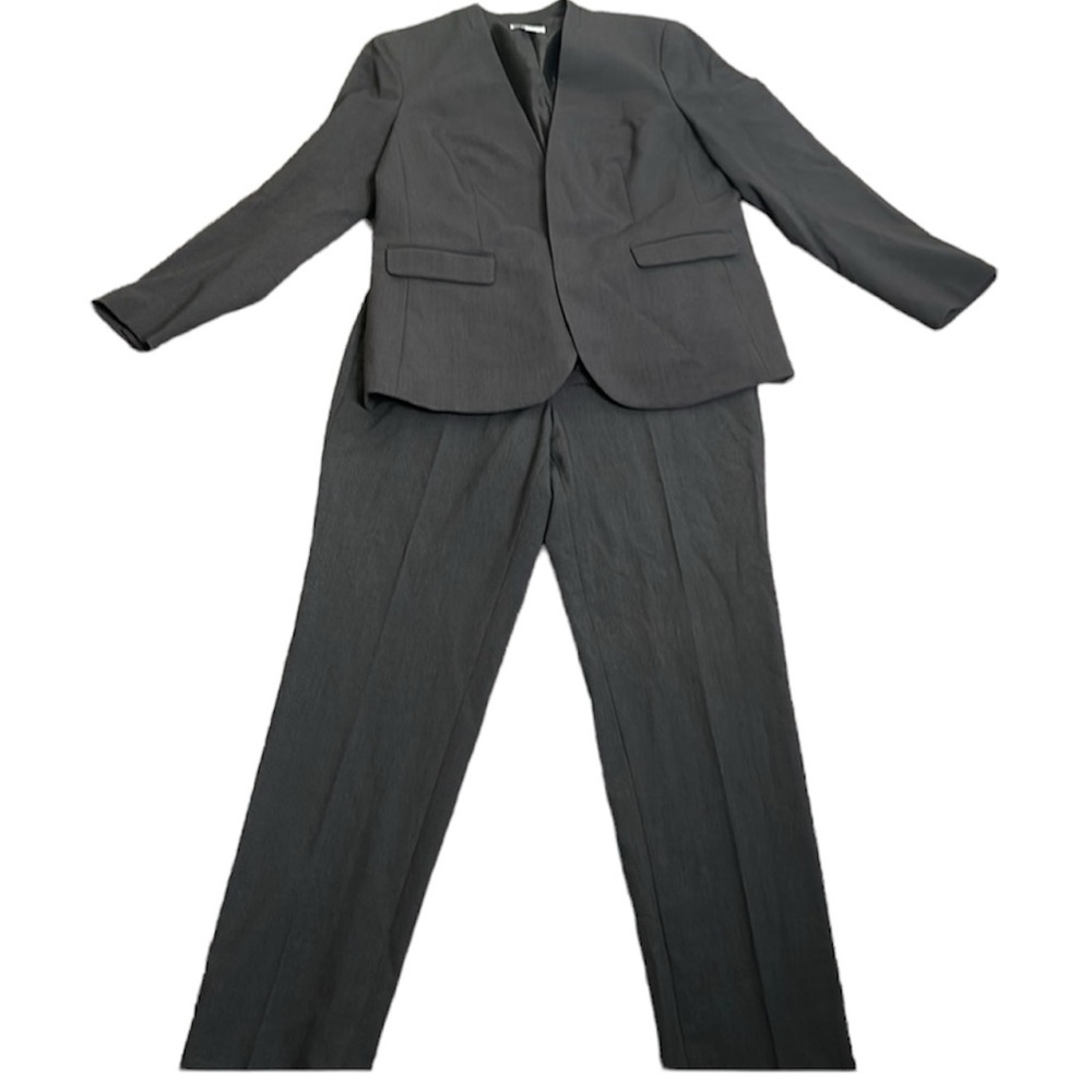 Barlll gray pants suit size large/8 office , career, minimalist